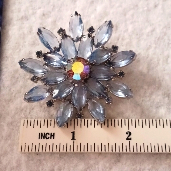 Blue Rhinestone Flower Brooch - Picture 6 of 6